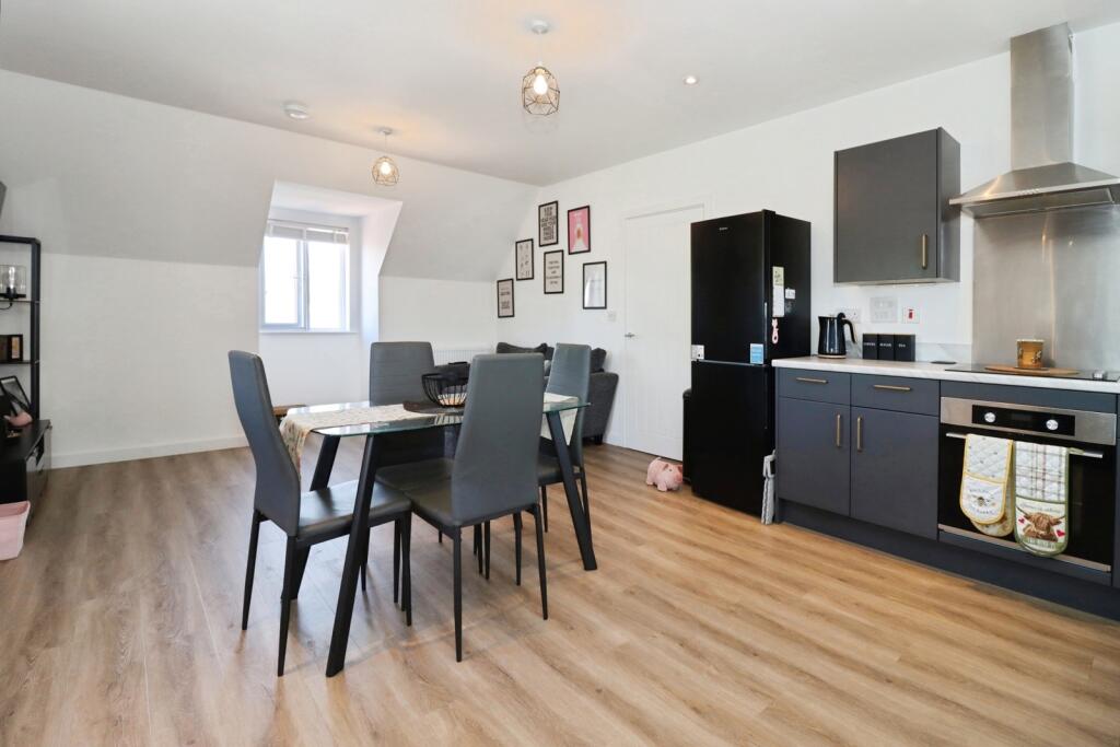 Endeavour Close, Kingswood, Bristol, BS15 photo 3