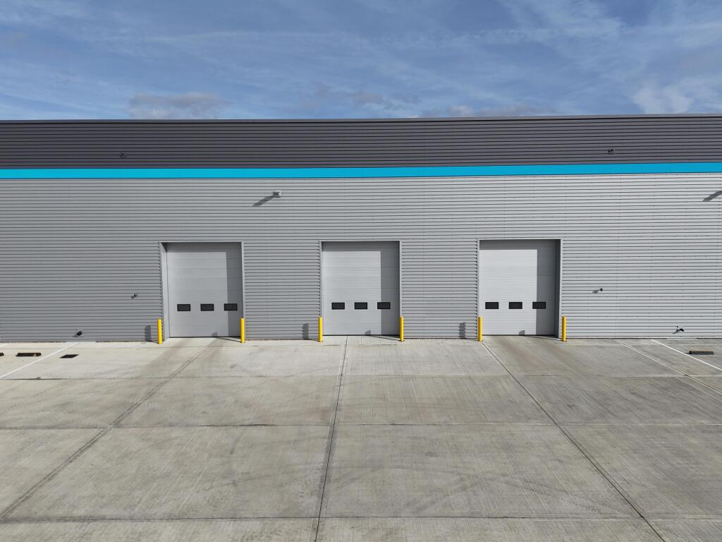 unit 9 loading doors.JPG