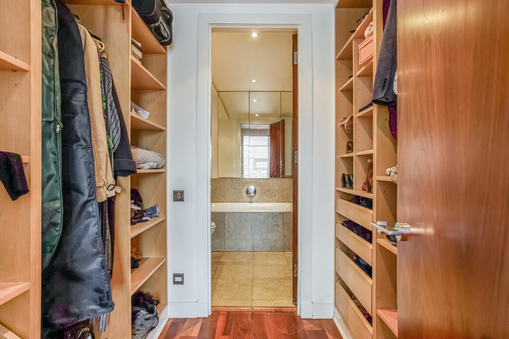 Apartment in London - More