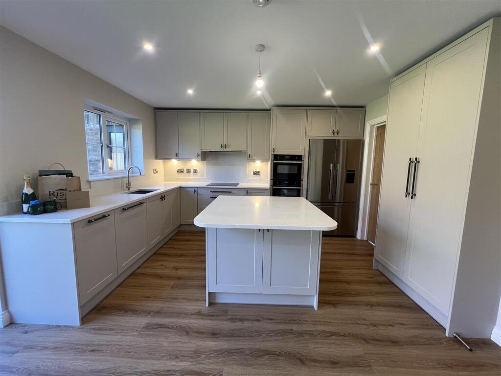 House in Hull - View 2