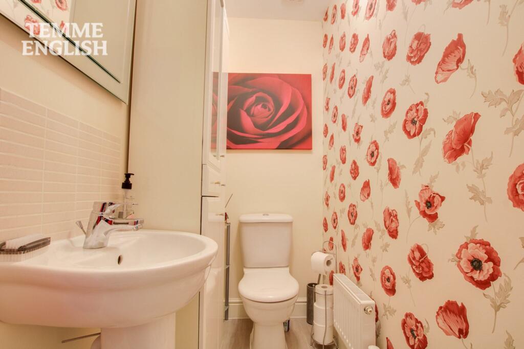 House in Basildon, Essex - View 3