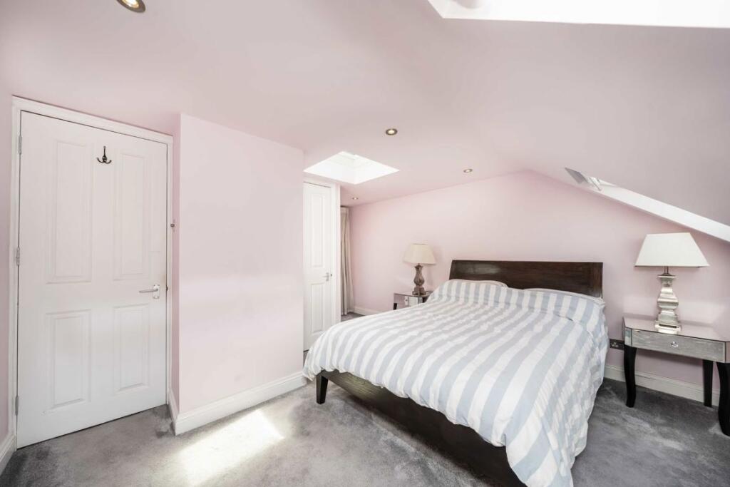 Apartment in London - View 5