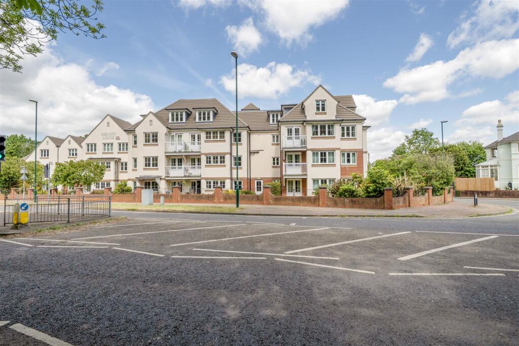 2-bed house on Gerard Lodge, Bognor Regis, West Sussex, £165,000