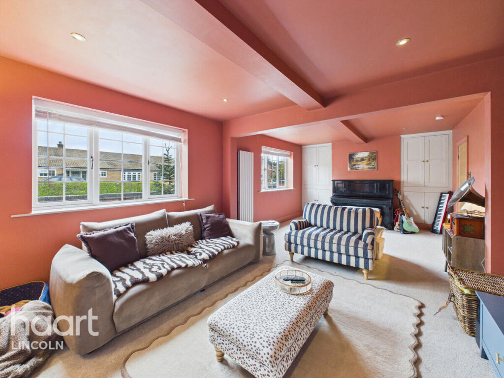 House in West Lindsey, Spridlington - View 3