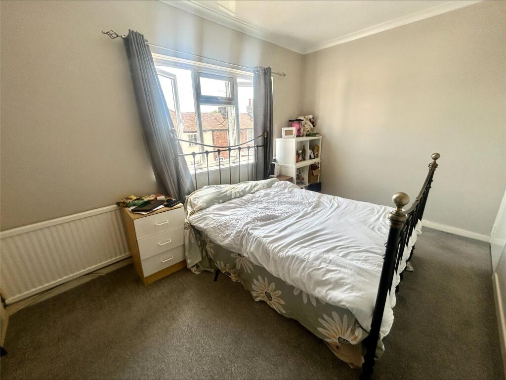 Apartment in Havant, Emsworth - View 5