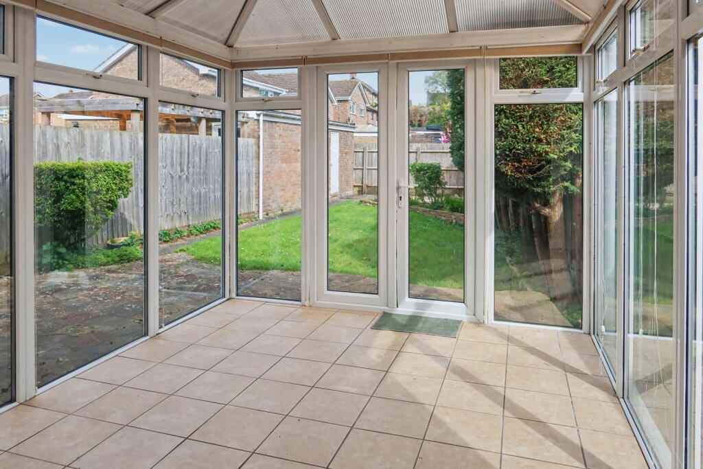 Washle Drive, Middleton Cheney OX17 2PY photo 3