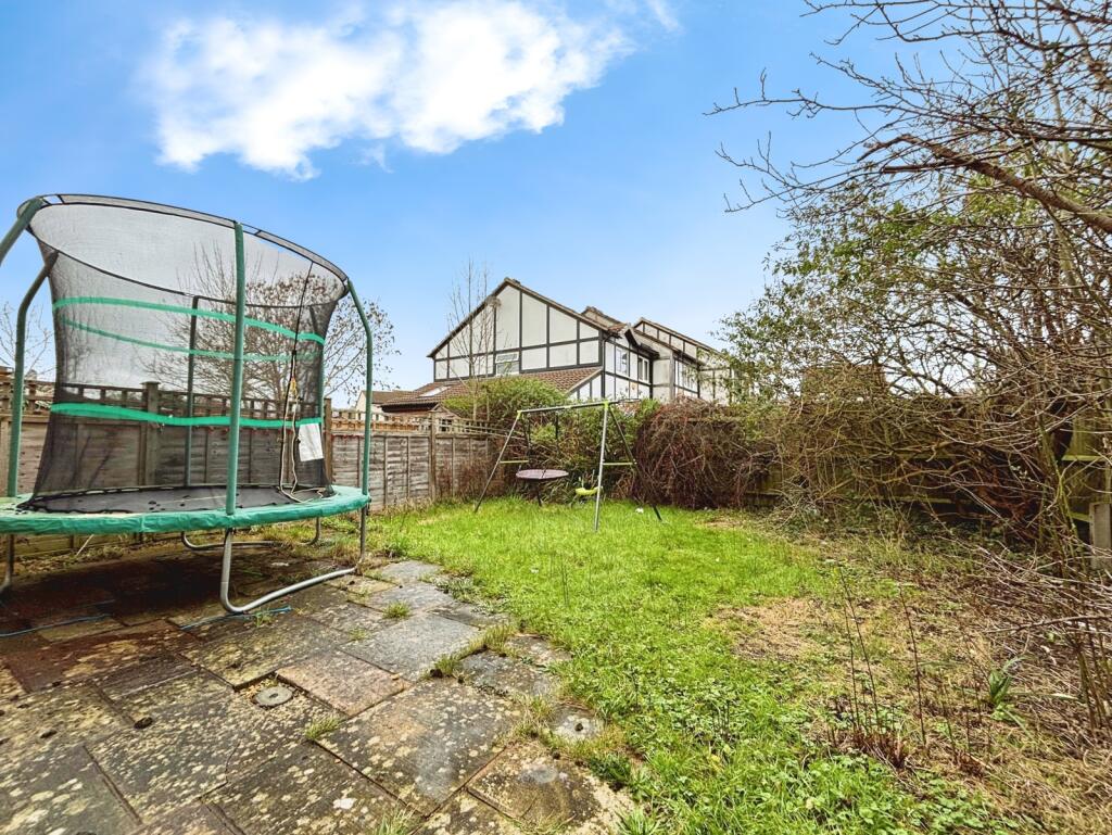 Maythorn Drive, Cheltenham, Gloucestershire photo 2