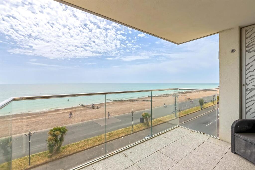 Apartment in Worthing, West Sussex - View 5
