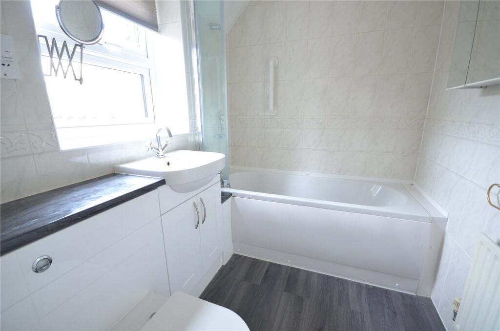 Apartment in Waverley, Lower Bourne, Farnham - View 5