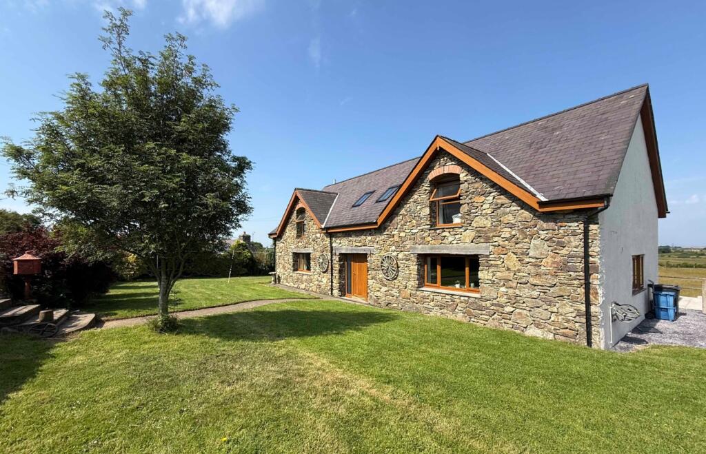 4-bed house on Carreglefn, Amlwch, Isle of Anglesey, LL68, £475,000