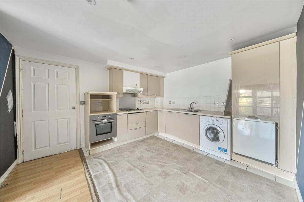 Apartment in London, Royal Borough of Kingston upon Thames - View 4