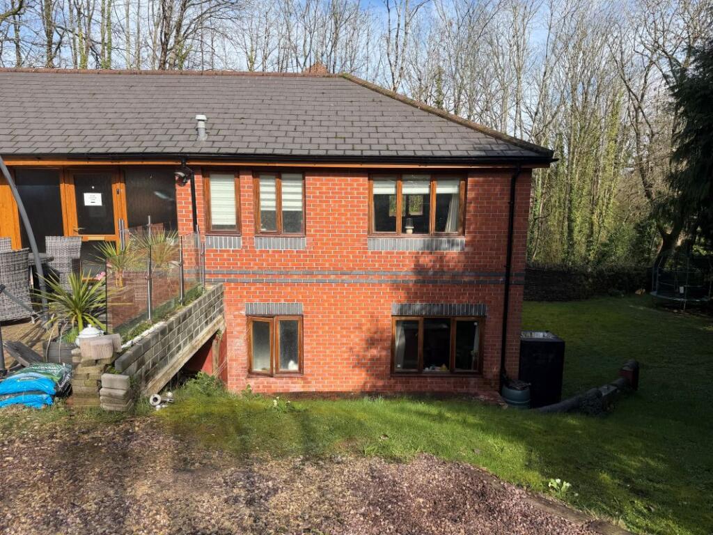 Main image of property: 42B Fields Park Road, Newport, Newport, NP20 5BB