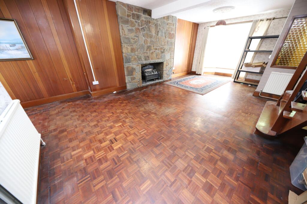House in Aberdare, Robertstown - More