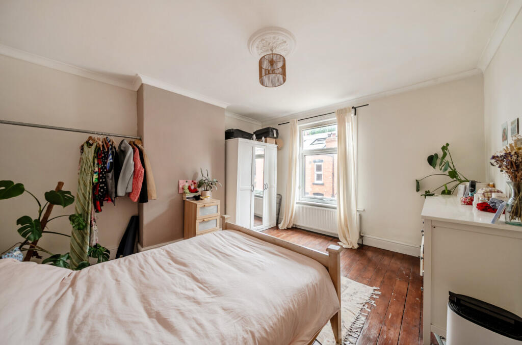 House in Leeds, West Yorkshire - More