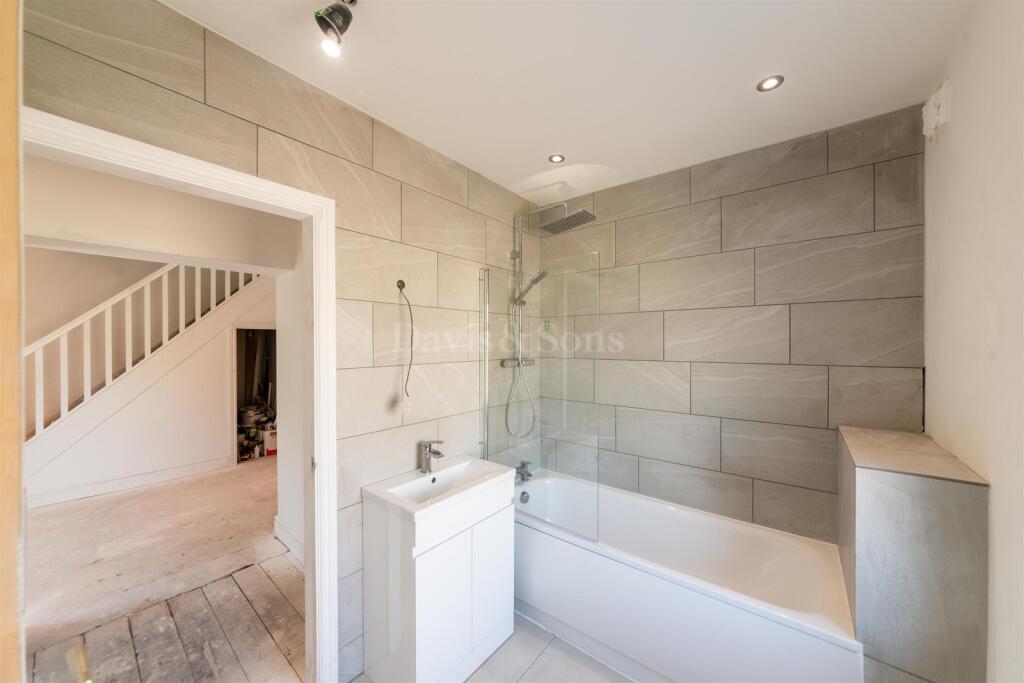 House in Newport. NP11, Abercarn - View 4