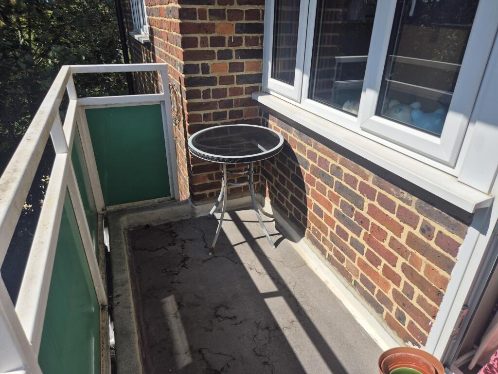 House in Croydon - View 5