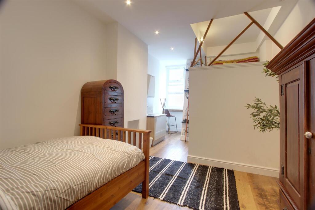 4 bedroom house for rent