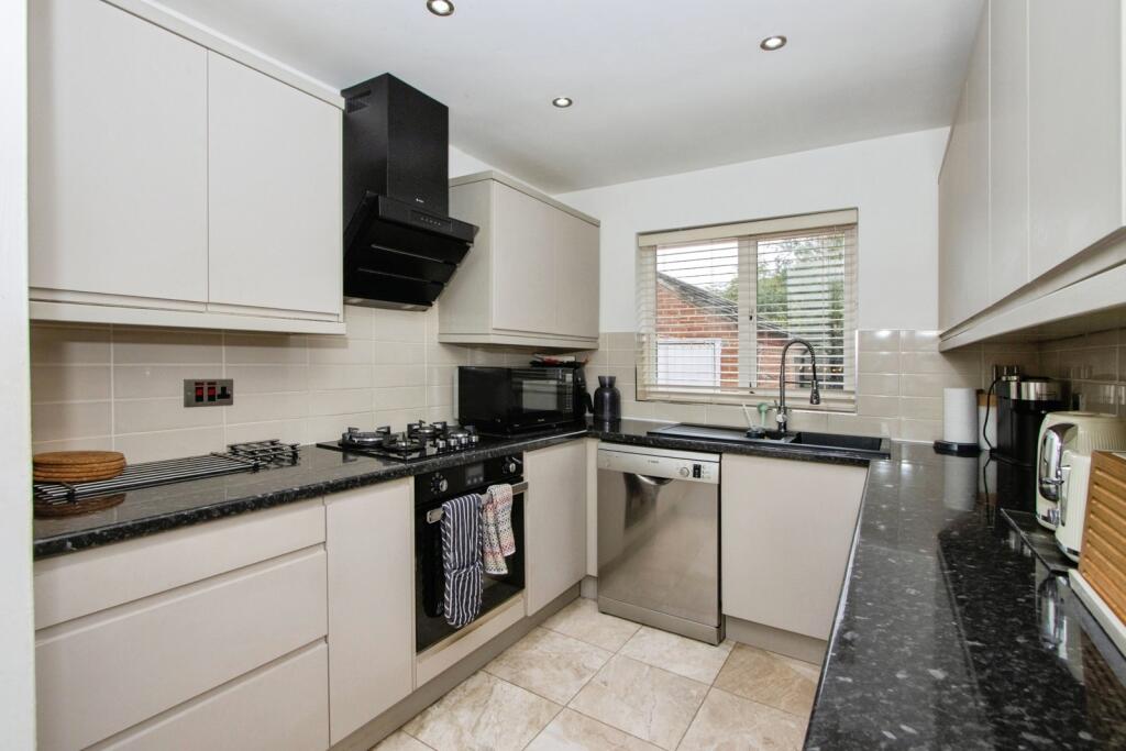 House in Wakefield - View 3