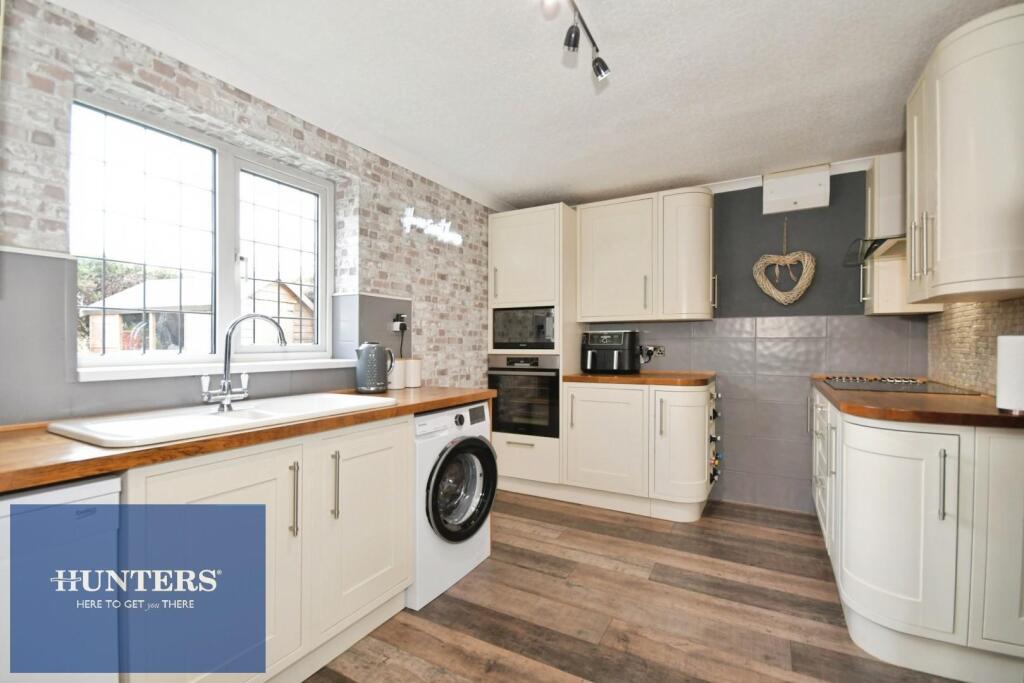 Limecroft View, Wingerworth, Chesterfield, S42 6NR photo 3