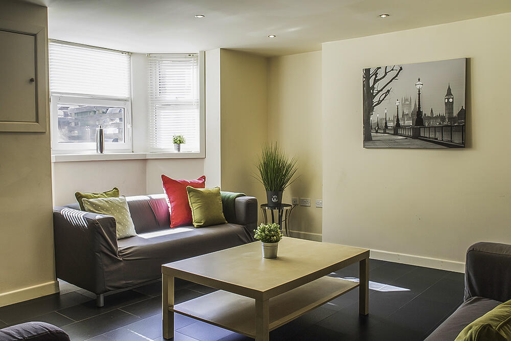 Main image of property: 11 Brudenell Mount, Hyde Park, Leeds, LS6 1HT