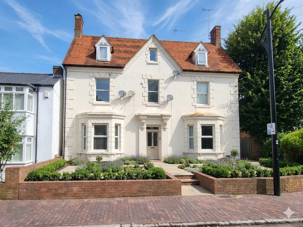 Main image of property: High Street, Newport Pagnell, Buckinghamshire