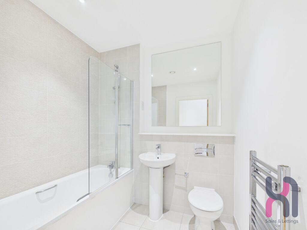 Apartment in Gillingham, Medway - More