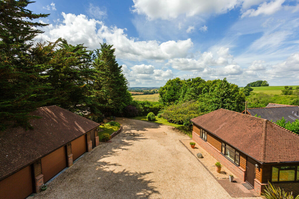Four Marks, Alton, GU34 photo 2