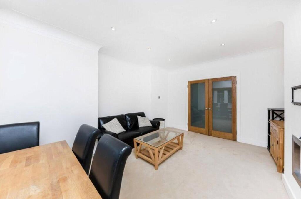 Apartment in London - More