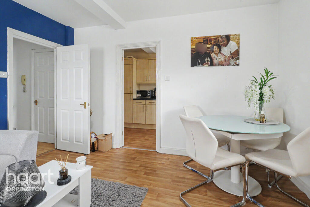 Apartment in Orpington, Broom Hill, Goddington - View 5