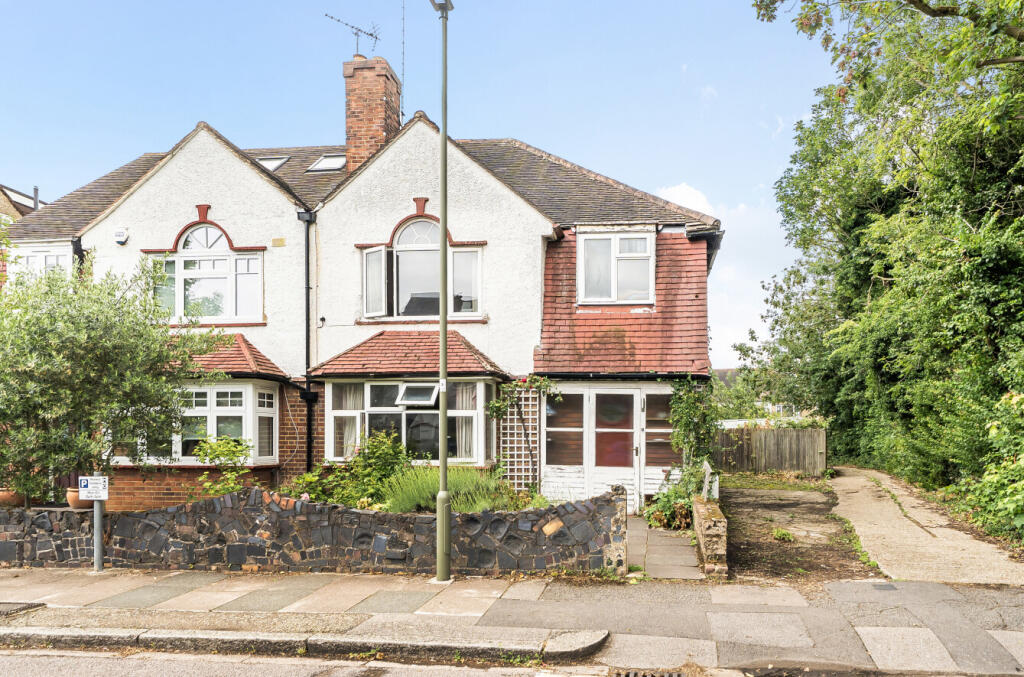Main image of property: Trinity Avenue, London, N2