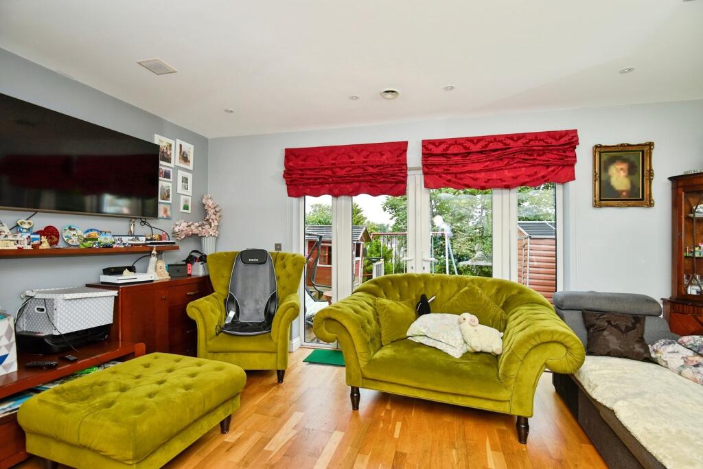 House in Chatham, Medway - View 2
