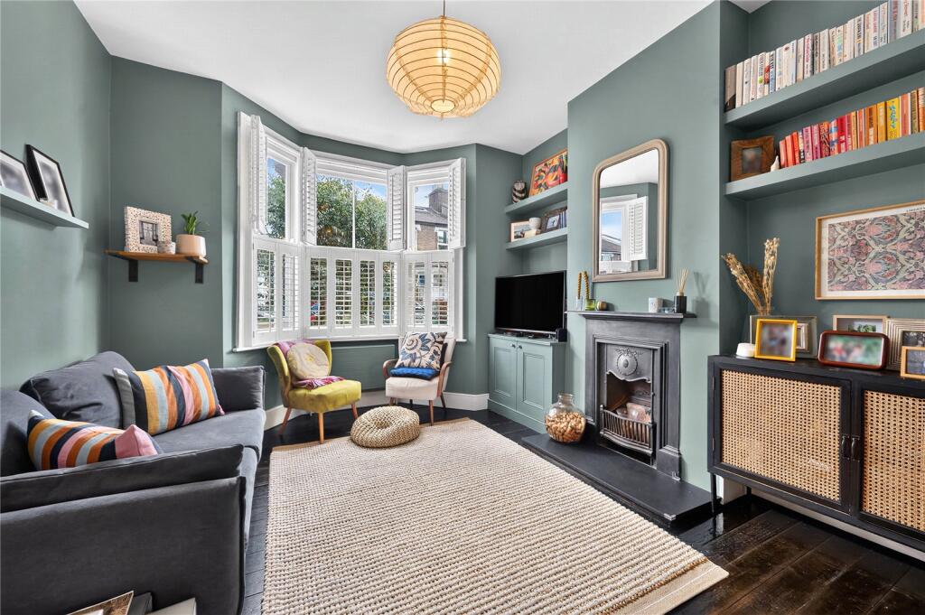 House in London - View 2