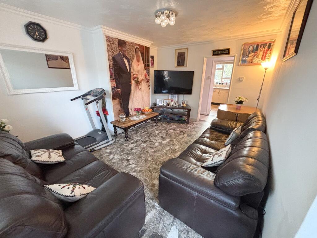 Apartment in London, Little Ilford - More
