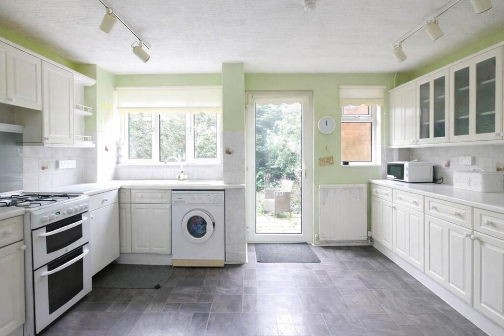 Additional image 2 of Knolles Crescent, Welham Green