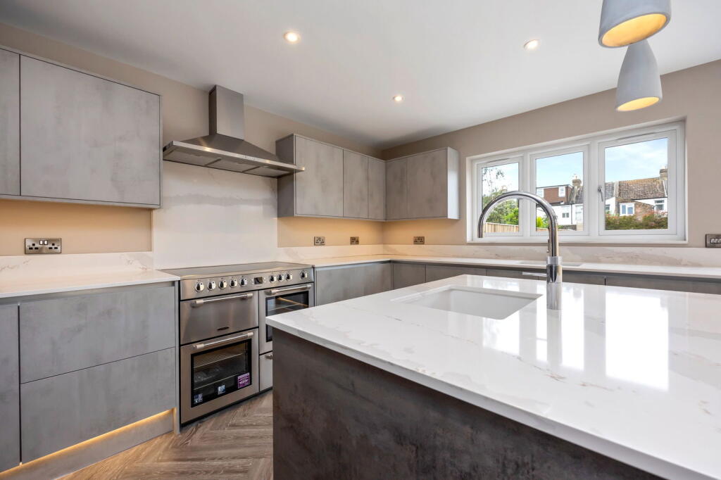 House in Worthing, West Sussex - View 5