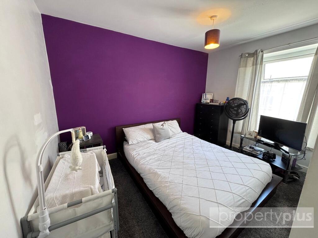 House in Ynyswen, Treorchy - More