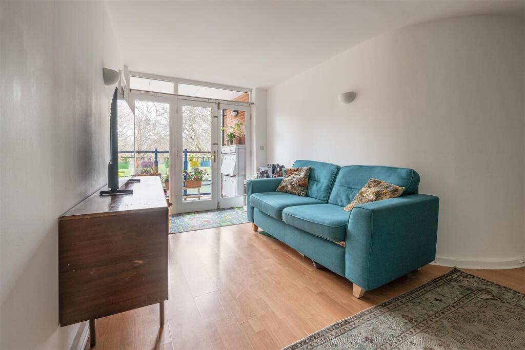 Apartment in London, Hackney - View 2