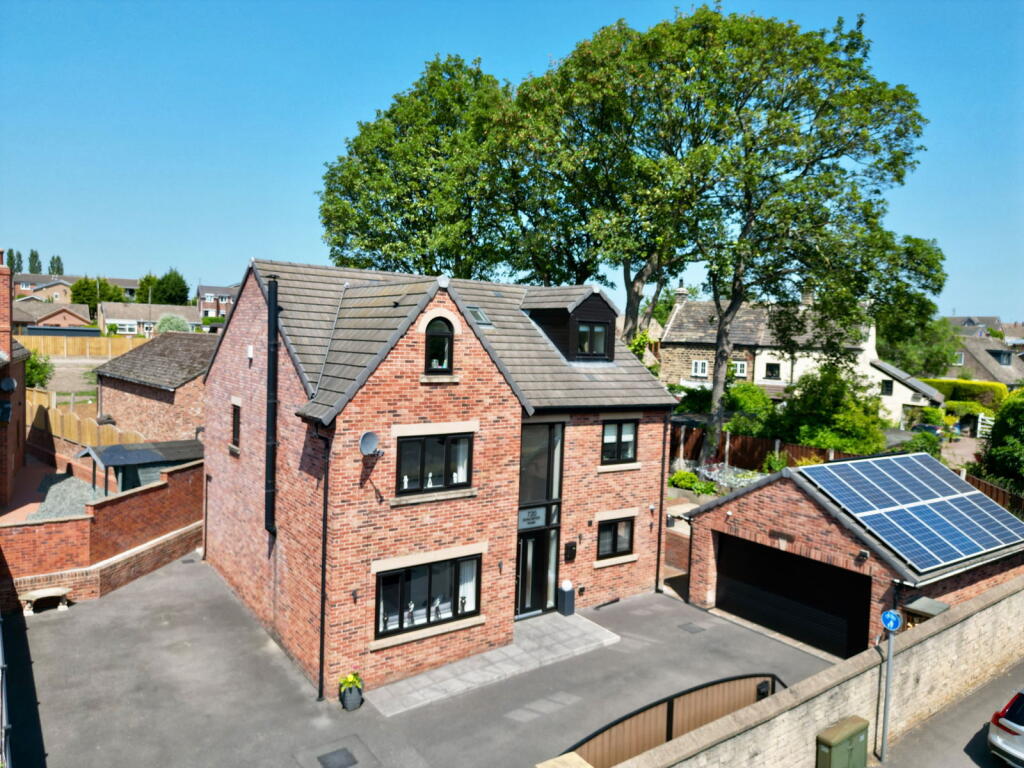 4-bed detached on 672, Doncaster Road, £575,000