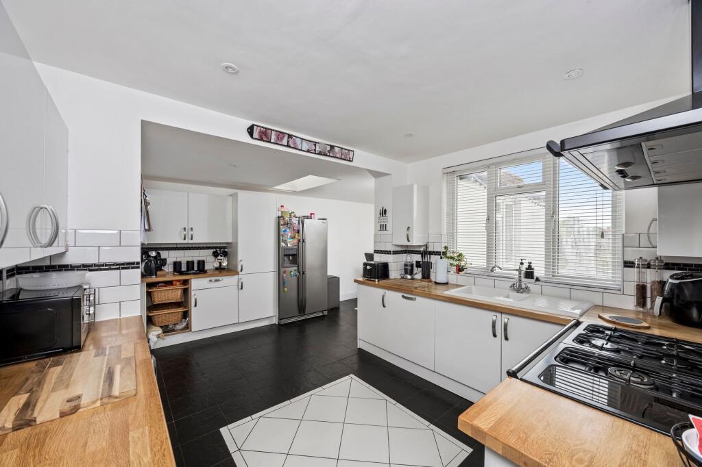 Cobton Drive, Hove, BN3 - View 5