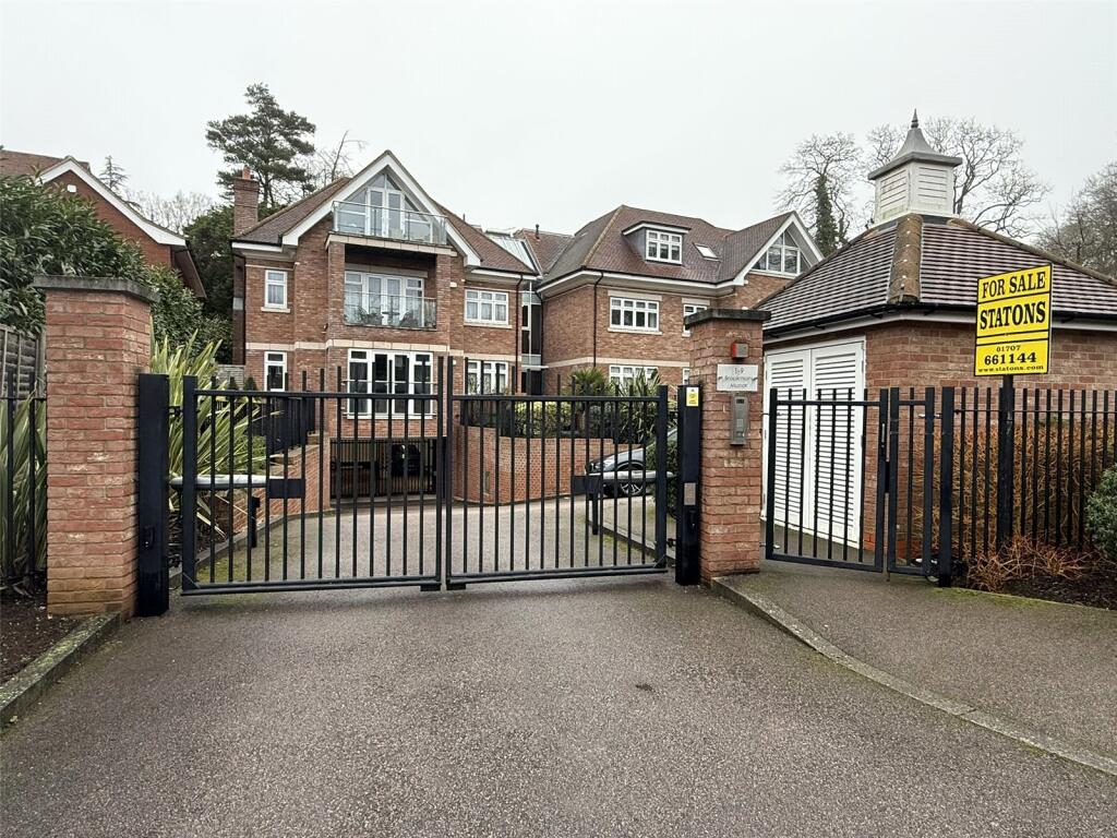 Georges Wood Road, Brookmans Park, Hertfordshire, AL9