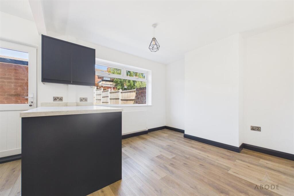 House in Sandwell, West Midlands - More