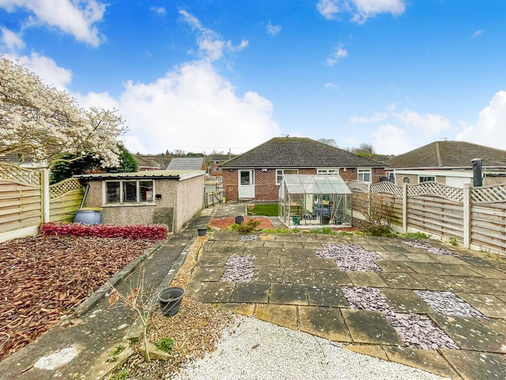 Fenay Lea Drive, Huddersfield, West Yorkshire, HD5 photo 2