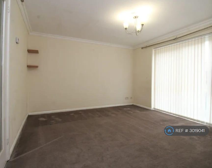 Main image of property: Trefoil Close, Luton, LU4