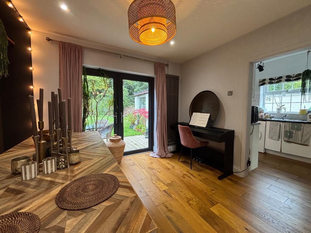 Orchard Avenue, Brentwood photo 4