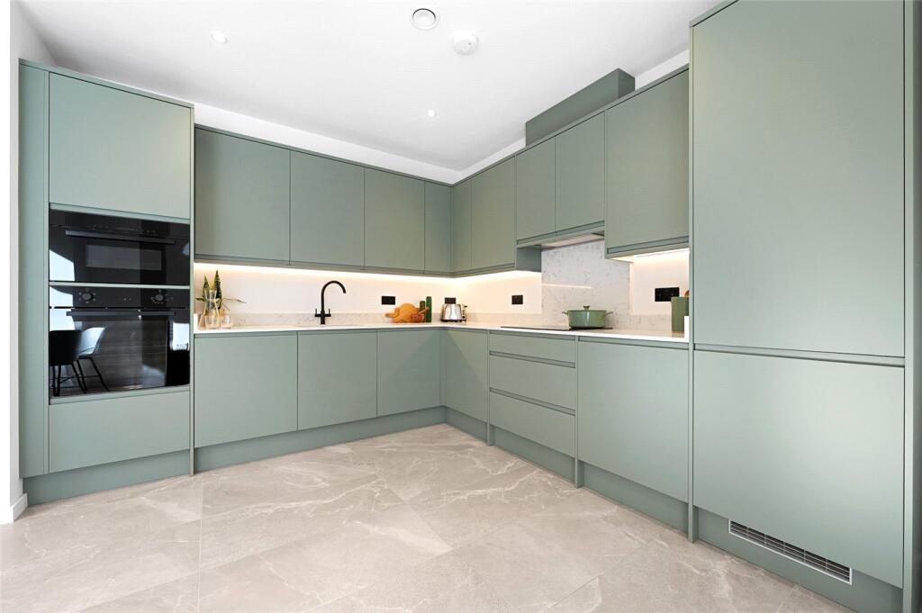 Apartment in London, Shepherd's Bush - View 3
