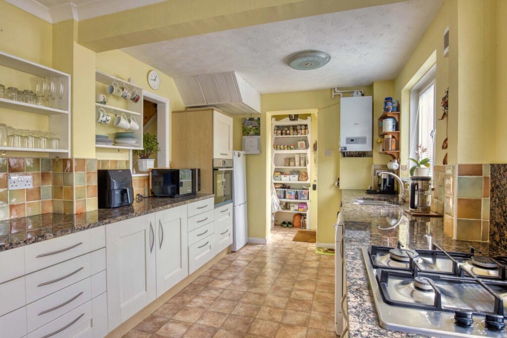 18 Millers Way, Bishops Lydeard, Taunton photo 3