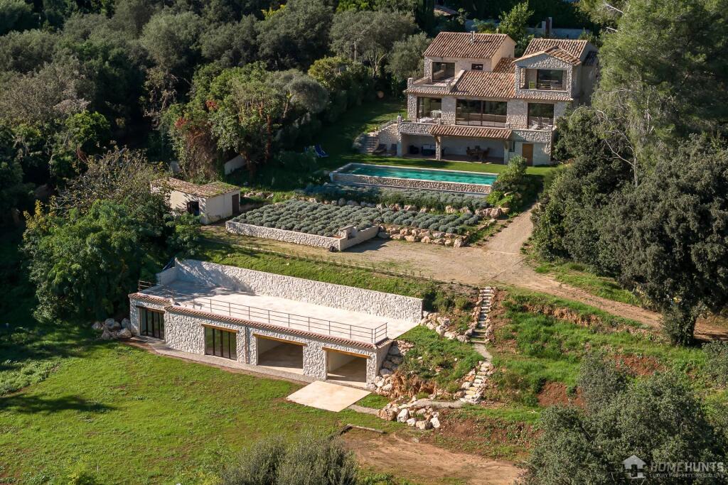 Main image of property: Provence-Alps-Cote d`Azur, Alpes-Maritimes, St-Paul