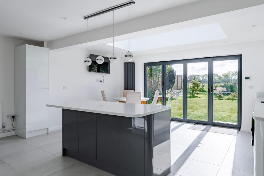 House in Ipswich - View 3