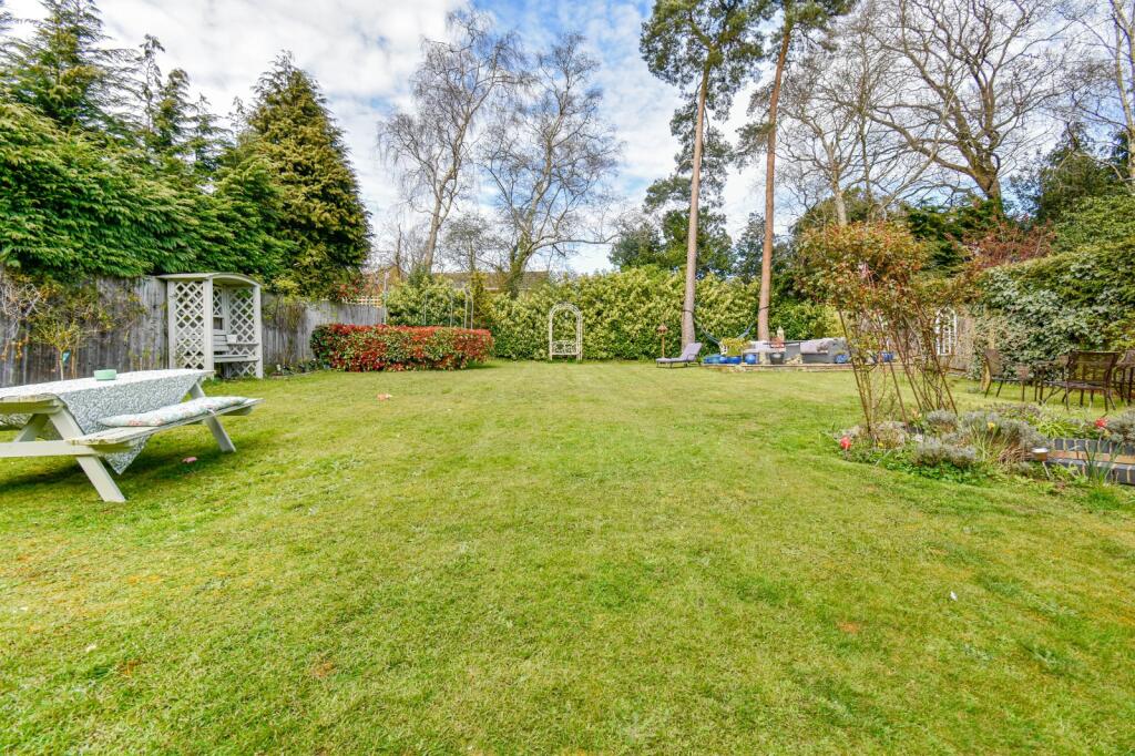 House in Newbury, West Berkshire - View 4