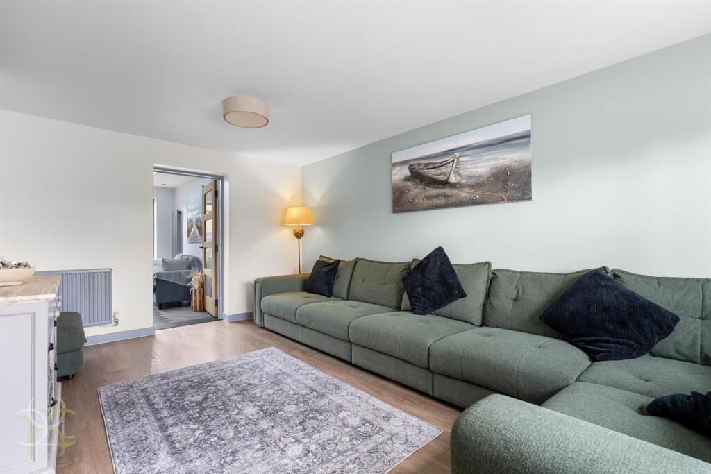 House in Worcester - View 4